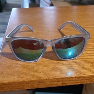 Chili's Eye Wear Gray "Rail" Sunglasses w/Vibrant Reflective Shatterproo…